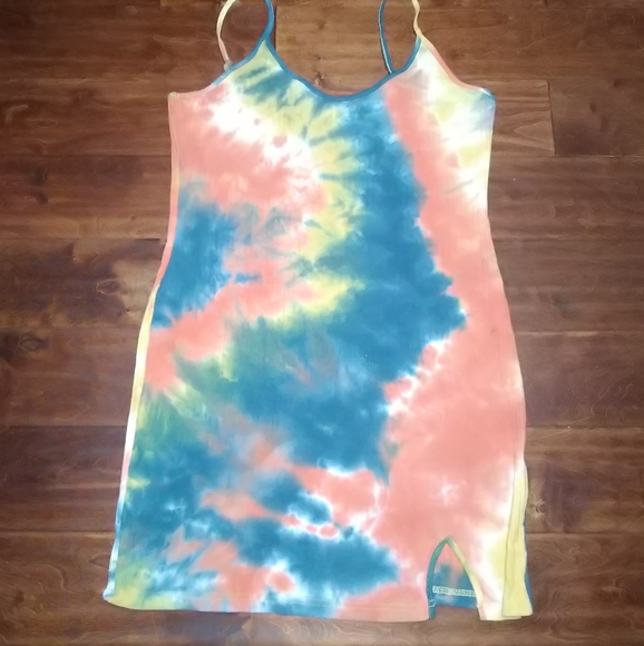 Tie Dye - Picture 1 of 2